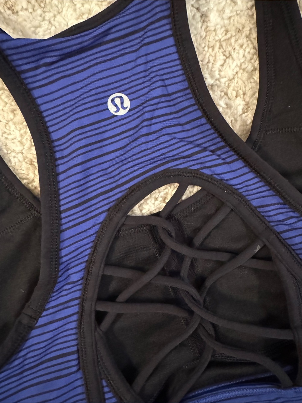 Lululemon striped sports bra w/ criss cross racerback - size 6 - EUC!! - Picture 3 of 5